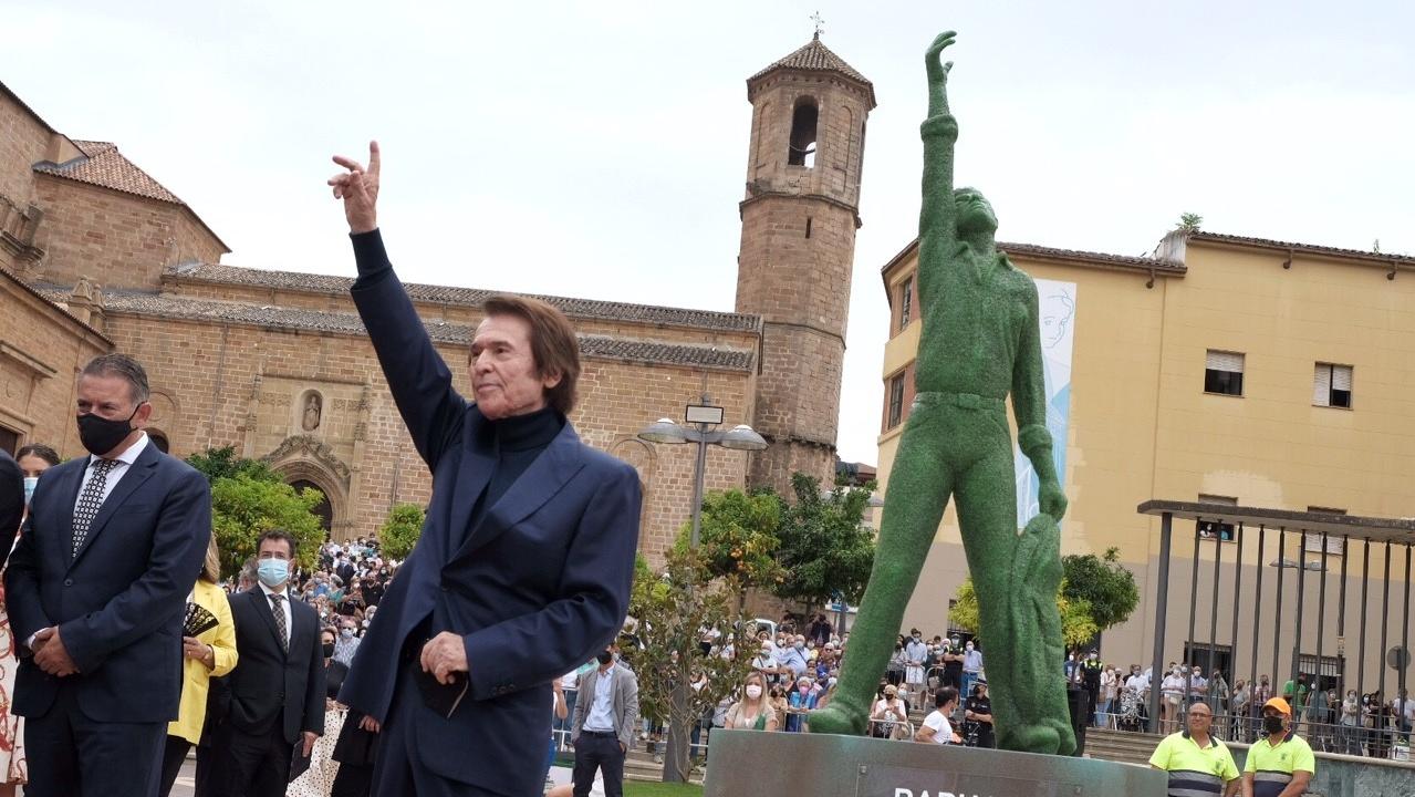 Raphael Ecovidrio escultura